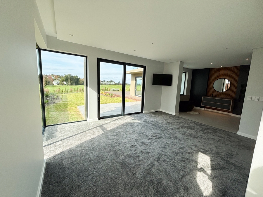 4 Bedroom Property for Sale in Fancourt Western Cape